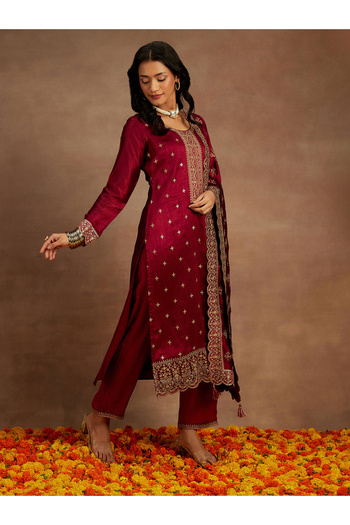 Libas By Styli Embroidered Straight Kurta and Solid Trousers with Dupatta Set