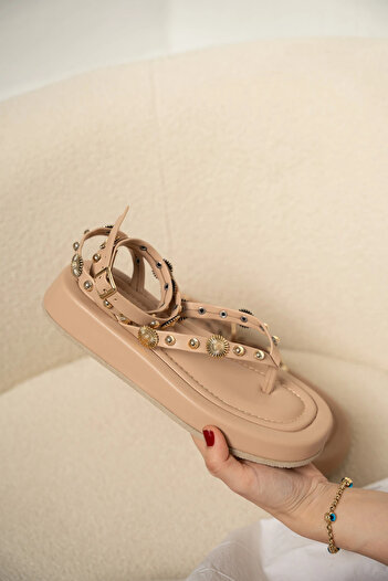 LAMİNTA Leoni Nude Gold Accessory Detailed Women's Sandals