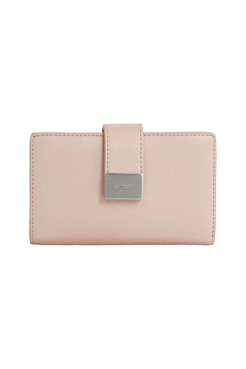 Calvin Klein Women Rose Dust Hardware Snap Medium Bifold Wallet