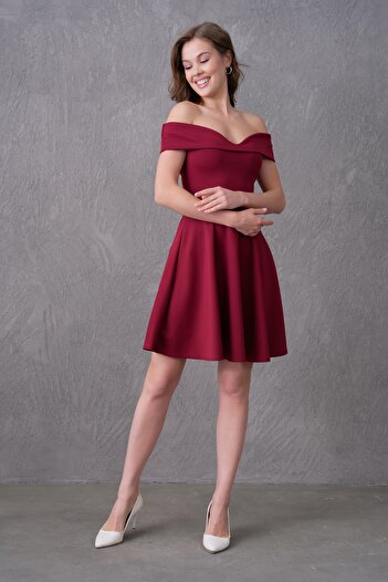 lovebox Flexible Scuba Fabric Low-cut Kiss Collar Burgundy Mini Dress Engagement Dress 019