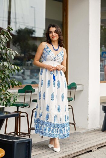 Miss Boheme Beyaz Nakışlı Askılı İtalyan Elbise