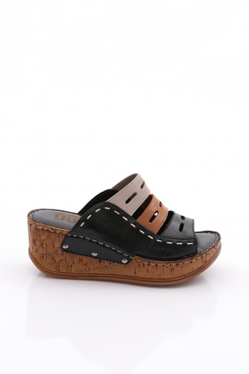 DGN 218-2064 Women's Mega Thick Sole Slippers