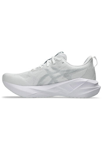 Asics Чоловічі бігові кросівки Novablast 5 білі 1011B974-100