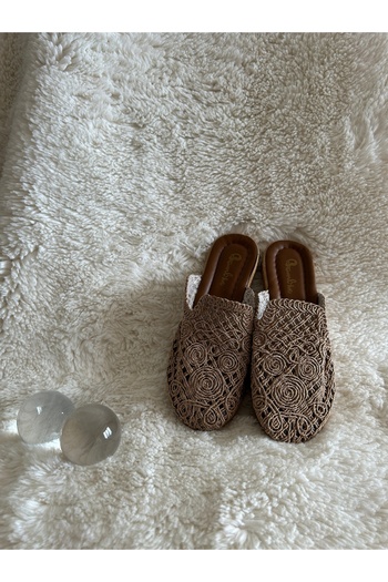 METİC Women's Straw Slippers Closed Front Stylish Design