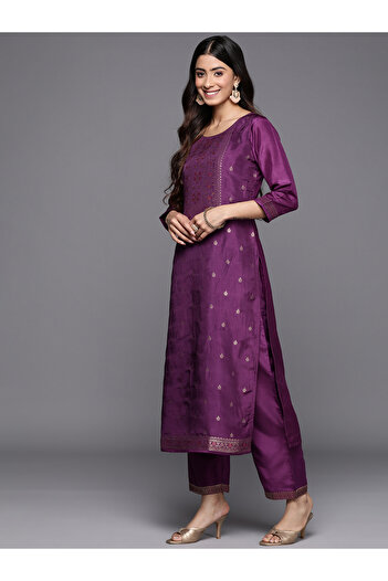 Libas By Styli Silk Embroidered Kurta with Solid Trousers and Printed Organza Dupatta Set