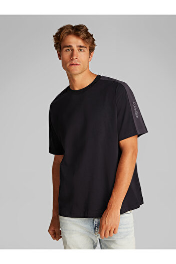 Calvin Klein Calvin Klein Men Black Logo Tape Short Sleeve T-Shirt