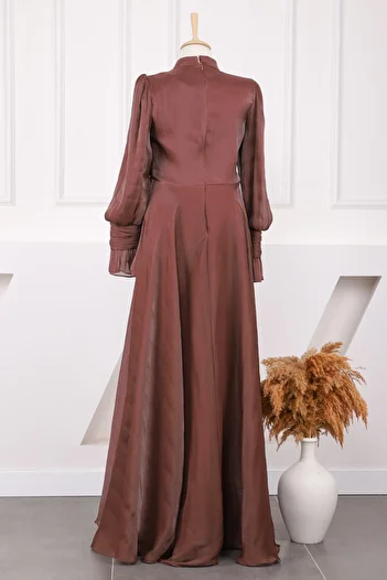 İmajButik Βραδινό φόρεμα με λεπτομέρεια μανίκι σε καφέ πλαϊνό δέσιμο