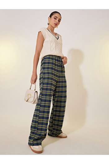 Styli Plaid Elastic Waist Straight Leg Pants