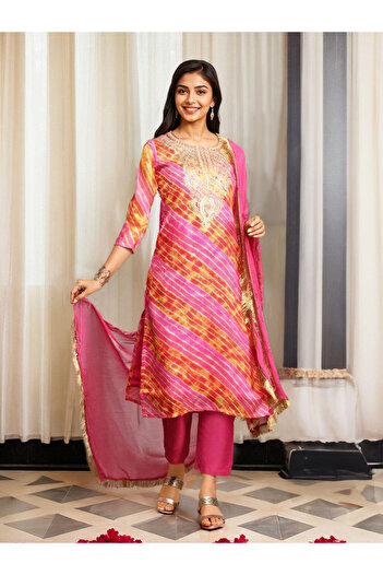 Ishin By Styli Printed Round Neck A-Line Kurta and Trousers with Dupatta Sets