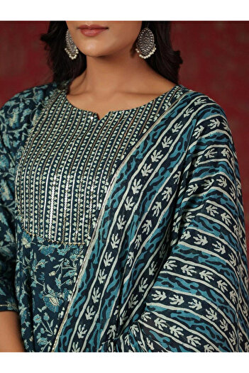 Ishin By Styli Printed Cotton Flared Kurta and Pants with Dupatta Set