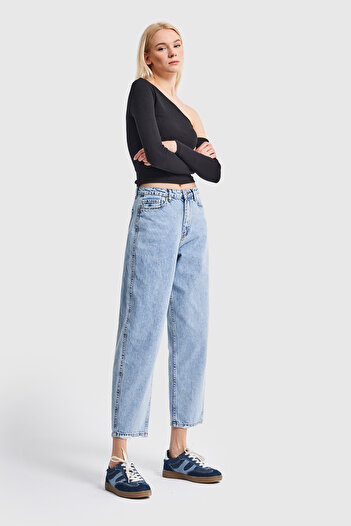 its basic Γυναικείο Snow Jeans Color Relax Mom Fit Τζιν παντελόνι