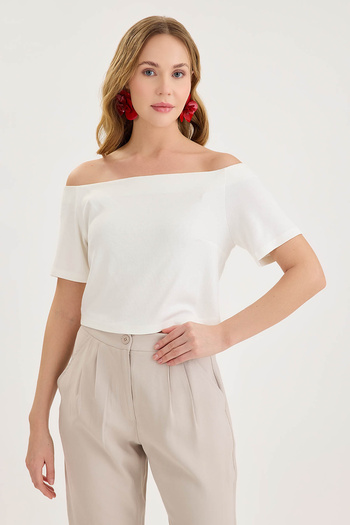 Vitrin Boat Neck Crop Blouse