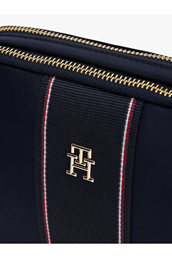 Tommy Hilfiger Kadın Th Monogram Çapraz Askılı Kamera Çanta