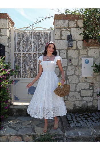 ESRAHELVACI Rochie detaliată cu volane albă festonată