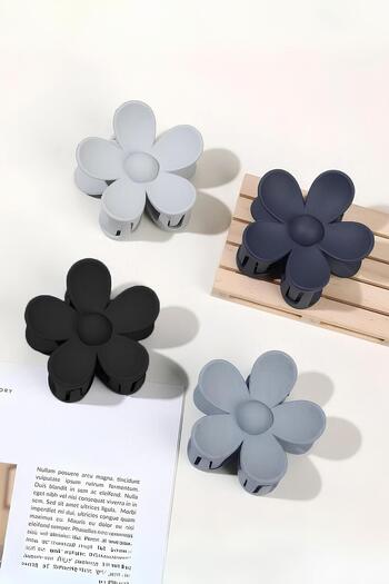 PREGIO Women's 4-Piece Daisy Latch Hair Clip