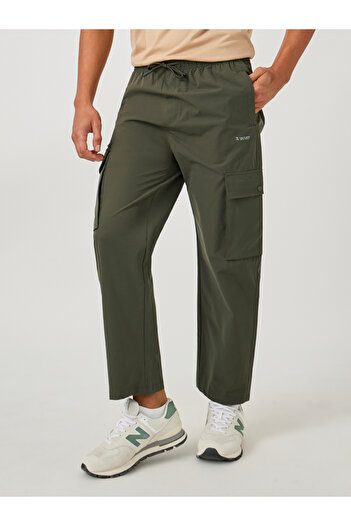 Fort Collins By Styli Solid Drawstring Waist Straight Leg Cargo Pants