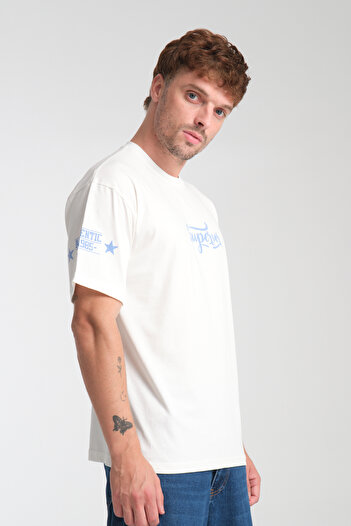Trendyol Collection Λευκό μπλουζάκι από βαμβακερό χνουδωτό μεγάλο μέγεθος TMNSS25TS00202