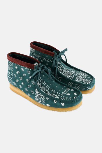 CLARKS Men Wallabee Standard Fit Lace Up Ankle Boots, Green Paisley