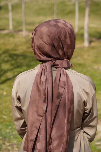 Sekine İpek Checkerboard Pattern Jacquard Shawl Brown