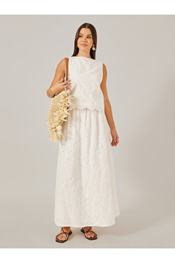 Styli Embroidered Scalloped Hem Sleeveless Top