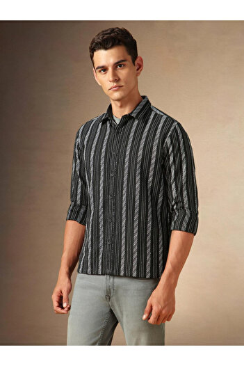 Dennis Lingo By Styli Button Down Striped Casual Shirt