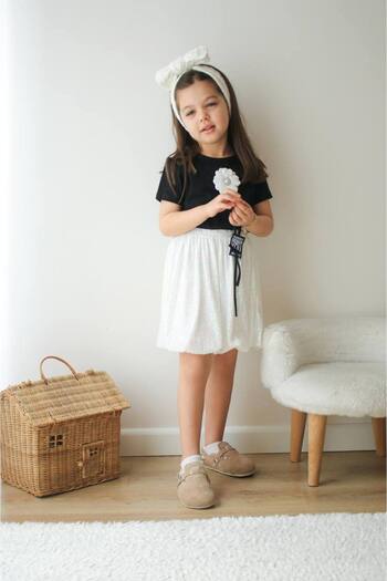 Lolliboomkids Girl's Cotton Daisy Applique Detailed T-Shirt Balloon Skirt Bottom Set 2 Pieces