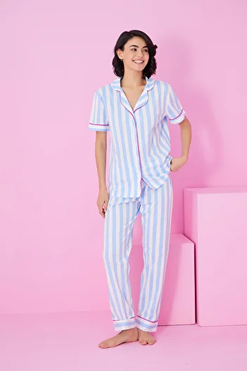Siyah İnci Linie albă albastră cu model cu mânecă scurtă, cu nasturi, costum de pijama7855