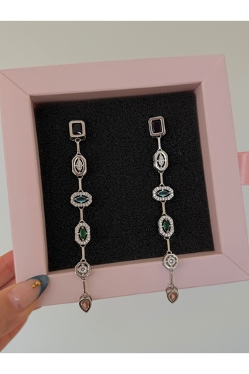 h&b design jewel Steel Silver Baguette Stone Earrings
