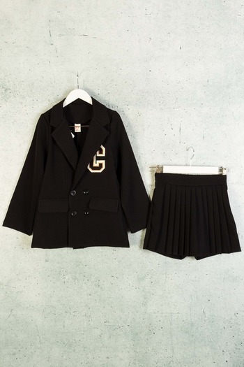 wakawakakidsstore Black Girl's Kit: Krap Fabric Pleats Effect Explanatory Button Closure Bazer Jacket