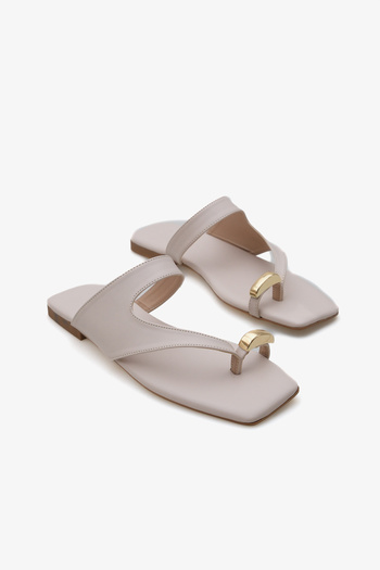 LOJO Women's gold buckle daily slippers with strap between fingers, coco.
