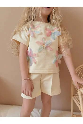 YİGİT BUTİK Yigit Butik Girl's Suit with Floral Embroidered Shorts