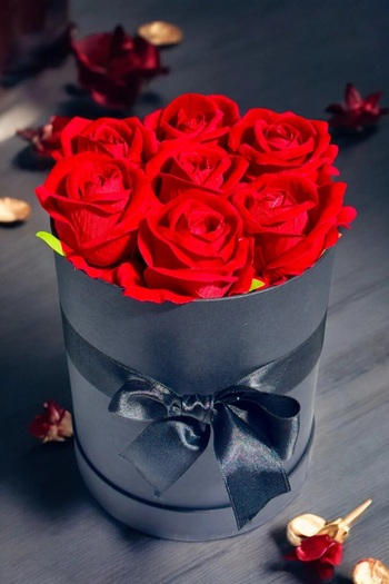 LUZAB 6 Pcs Artificial Velvet Rose Head Gift Box Ornament Material a Quality Big Head