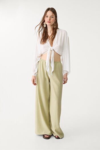 Stradivarius Flowing blouse with knot detail