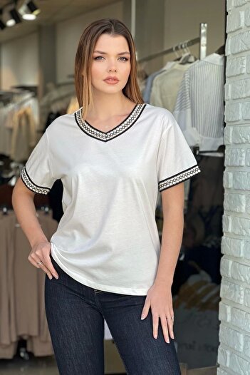 Bİ.GİYSEN Women's Black Large Size V-Neck Collar Ethnic Lace Short Sleeve Blouse