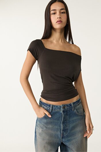 Stradivarius Asymmetrical neckline top