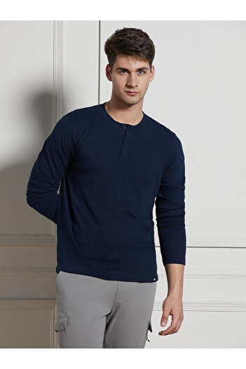 Dennis Lingo By Styli Solid Henley Neck T-Shirt