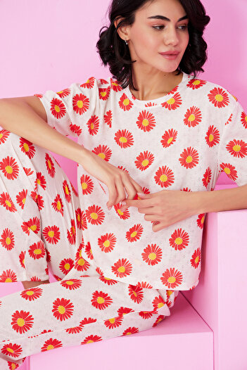 Siyah İnci White Red Daisy Pattern Pointel Openwork/Hole Crew Neck Knitted Pajama Set