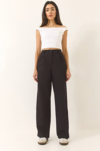 Bianco Lucci Women's High Waist Pocket Detailed Pleated Double Palazzo Trousers 60283233