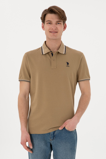 U.S. Polo Assn. تي شيرت رجالي ذو قصة عادية وياقة بولو كاكي أساسي 50306011-VR027
