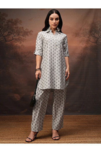 Vishudh By Styli All-Over Print Collared Tunic and Palazzo Pants Set