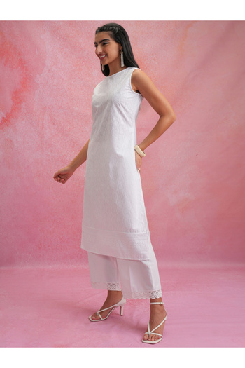 Vishudh By Styli White Round Neck Sleeveless Thread Work Kurta