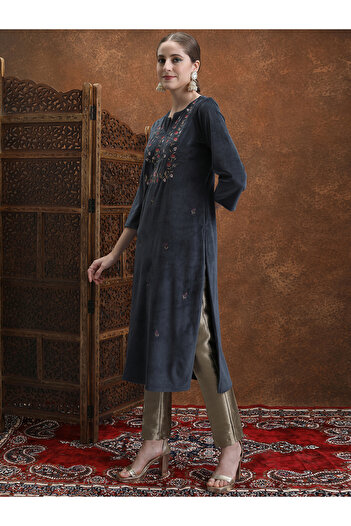 Vishudh By Styli Navy Blue Floral Embroidered Straight Kurta