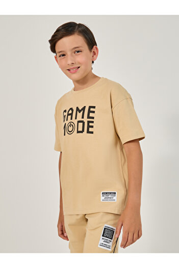 Styli Slogan Print Round Neck T-Shirt and Shorts Set