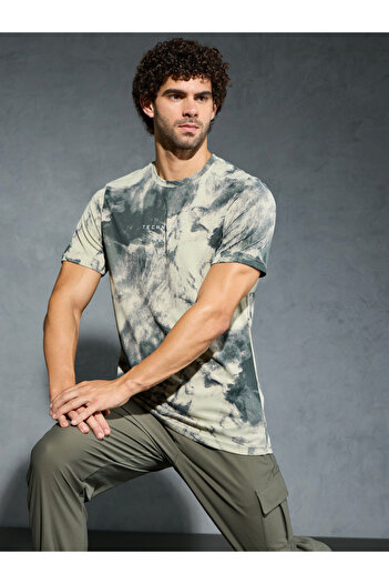 Technosport By Styli Men Camouflage Printed Round Neck Regular Fit T-Shirt