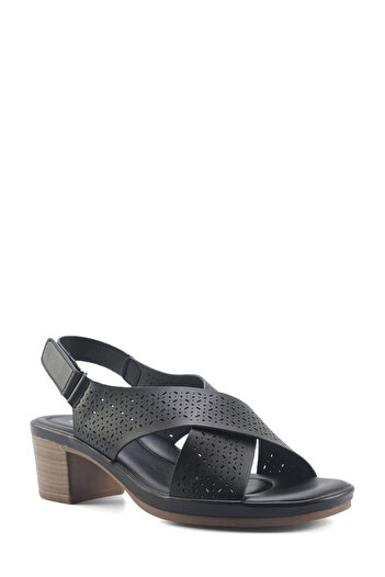Polaris 166996 .Z5Fx Black Women's Flat Sandals