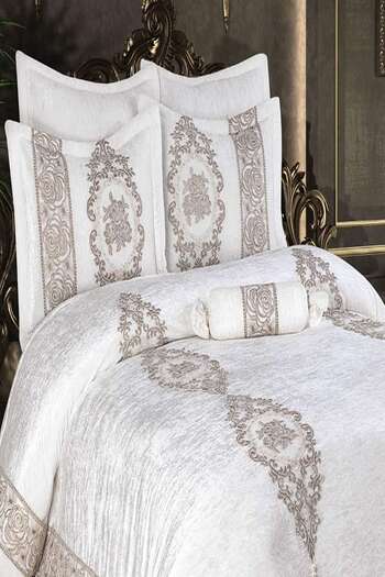 Madamca Elegant Velvet Bedspread