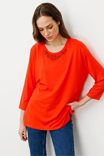 Desen Triko Women's Crew Neck Embroidered Combed Cotton Blouse Coral