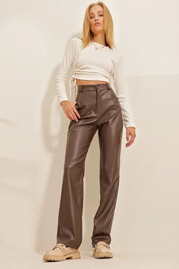 Trend Alaçatı Stili Pantaloni Palazzo din piele artificială, maro, cu cusături la genunchi, ALC-X10843