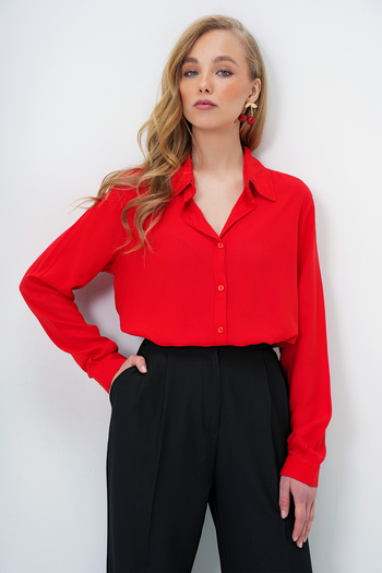 Trend Alaçatı Stili Rotes Basic-Viscon-Webhemd für Damen ALC-X5442