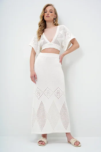 Trend Alaçatı Stili Women's Ecru Deep V-Neck Ethnic Pattern Hole Openwork Knitwear Crop Blouse and Skirt Set Alc-X14001